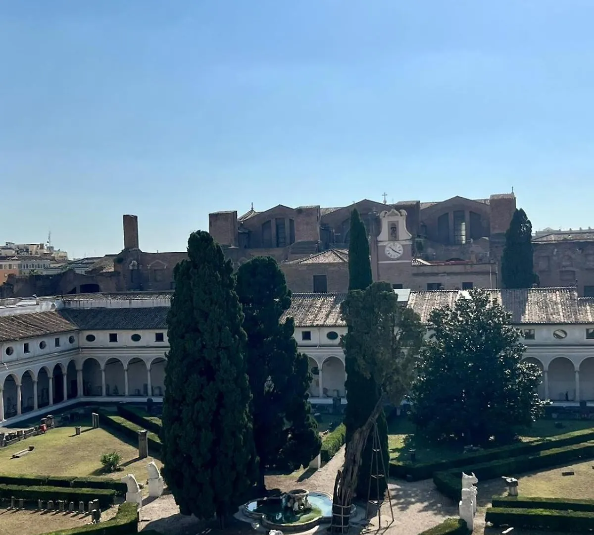 Camera X2 Con Splendida Vista Sulle Terme Di Diocleziano E Sul Chiostro Di Michelangelo contacts