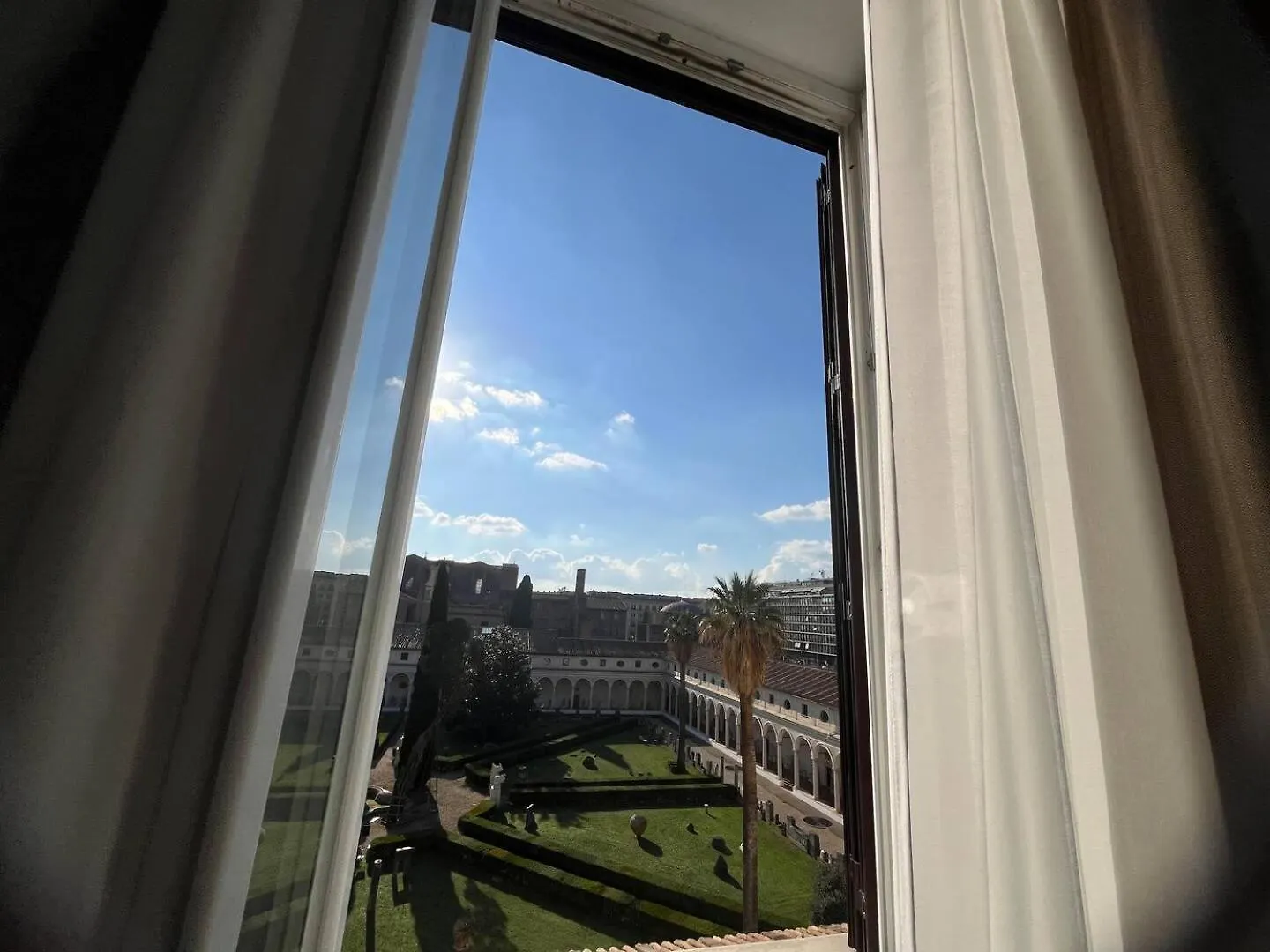 Camera X2 Con Splendida Vista Sulle Terme Di Diocleziano E Sul Chiostro Di Michelangelo Róma